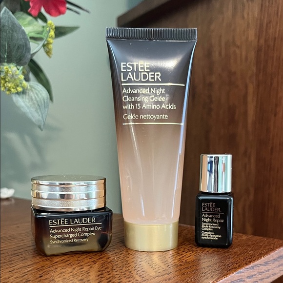 Estee Lauder Other - Estee Lauder Night Repair and Cleansing Set with sample Advanced Night Repair